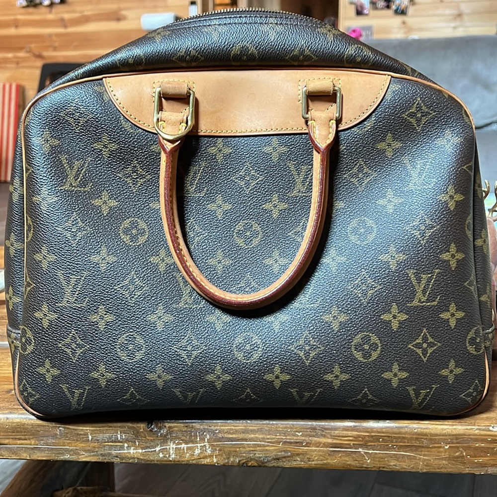 Louis Vuitton Deauville Monogram Bowler Bag - Picture 6 of 16